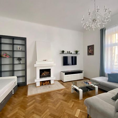 Top Class Apartments In Carlsbad Bulharska Street 卡罗维发利 外观 照片