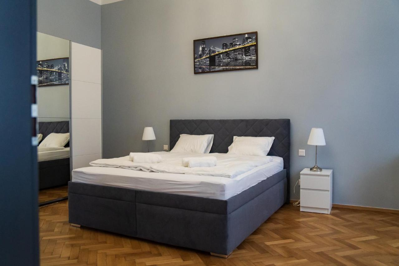 Top Class Apartments In Carlsbad Bulharska Street 卡罗维发利 外观 照片