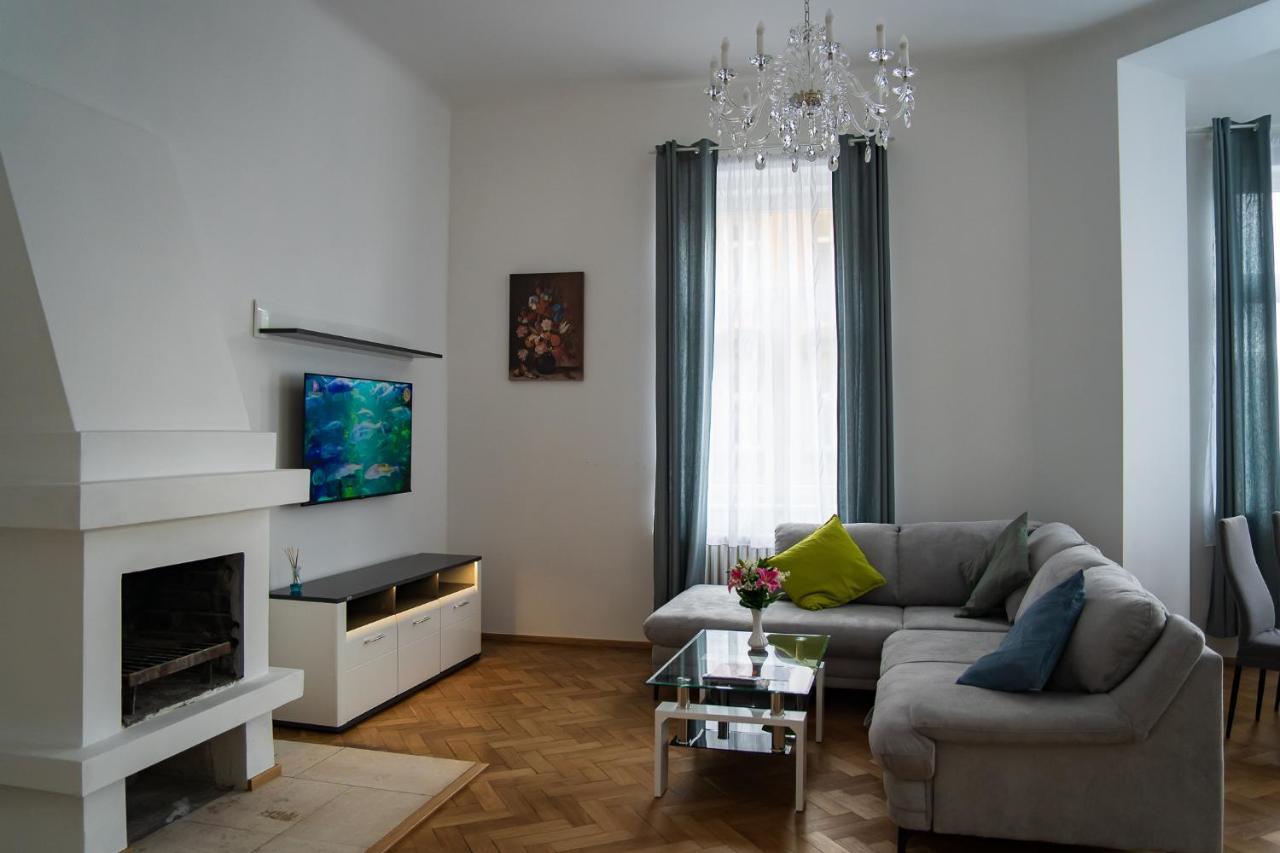 Top Class Apartments In Carlsbad Bulharska Street 卡罗维发利 外观 照片