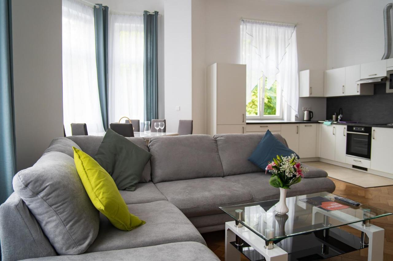 Top Class Apartments In Carlsbad Bulharska Street 卡罗维发利 外观 照片