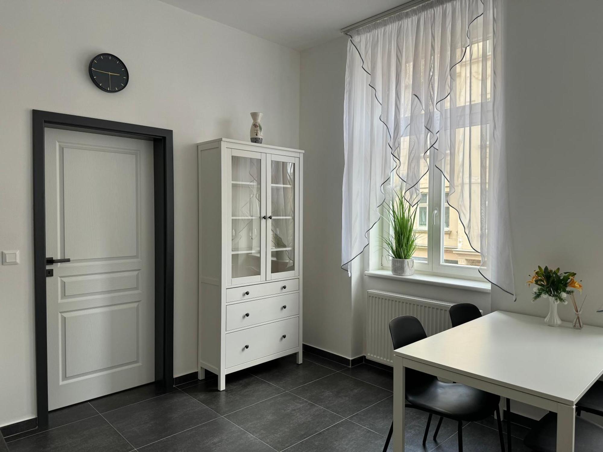 Top Class Apartments In Carlsbad Bulharska Street 卡罗维发利 外观 照片