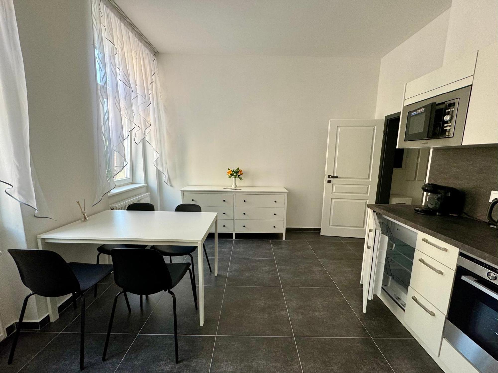 Top Class Apartments In Carlsbad Bulharska Street 卡罗维发利 外观 照片